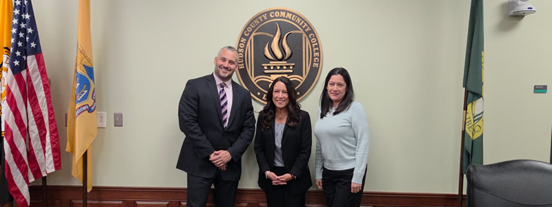 Dra. Lisa Dougherty  presidenta interina del HCCC desde el 9 de junio, 2026.